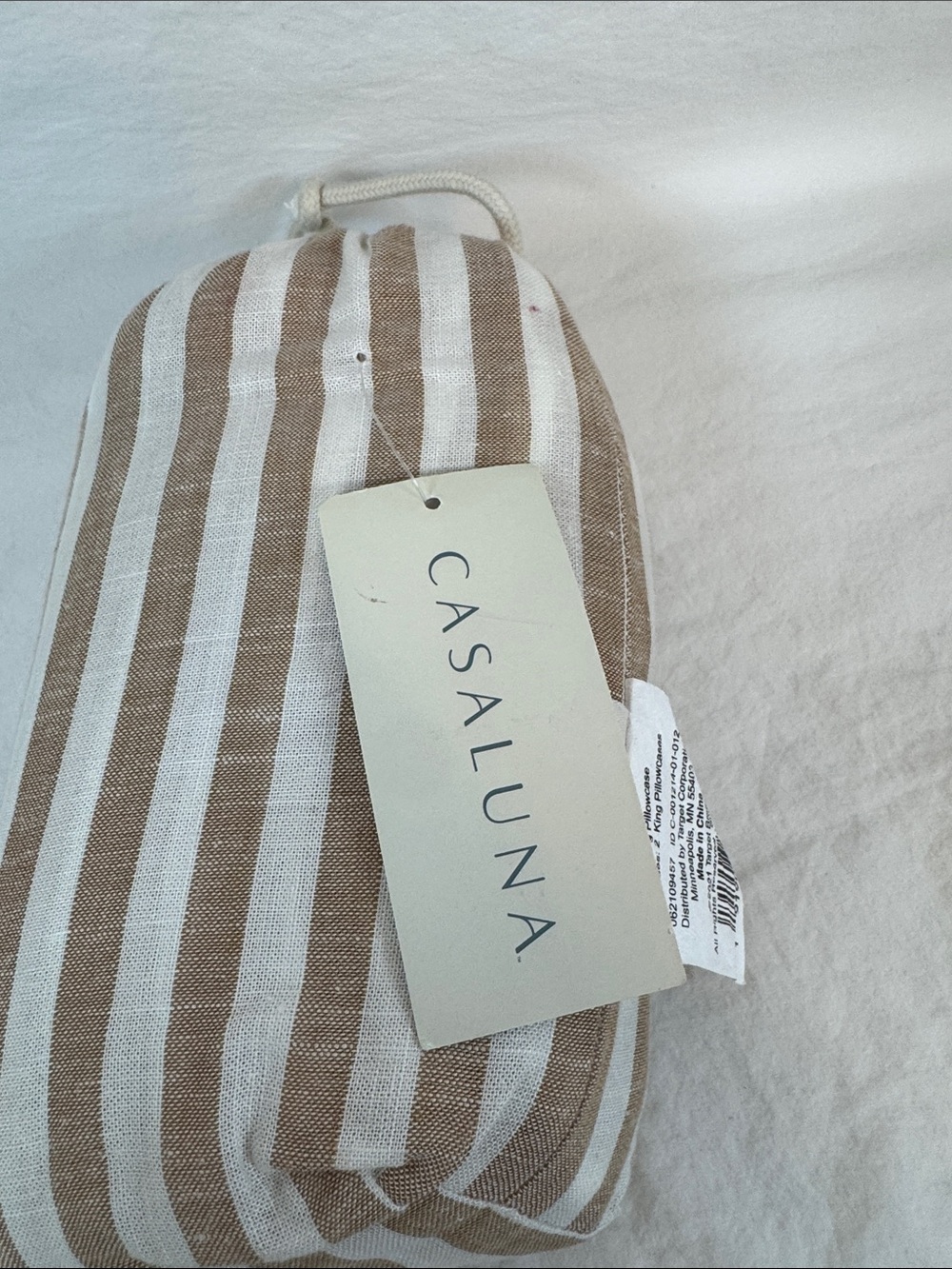 Casaluna Pillowcases Linen Blend King NWT - Picture 3 of 3